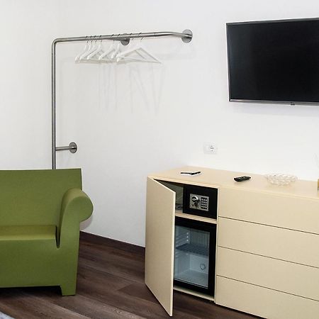 Homy Bnb Empoli Exteriör bild